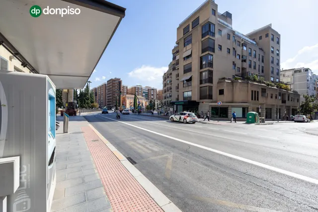 Piso y cochera en venta junto Acera de Darro. — 46