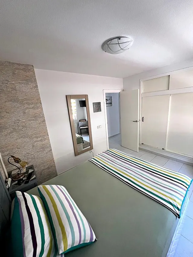 Bungalow con piscina comunitaria, Alicante, Orihuela Costa. 3 habitaciones, 105 m2, 3 kilómetros del mar — 28