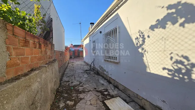 CASA CON TERRENO PARA REFORMAR EN LA TORRE DE CLARAMUNT – — 15