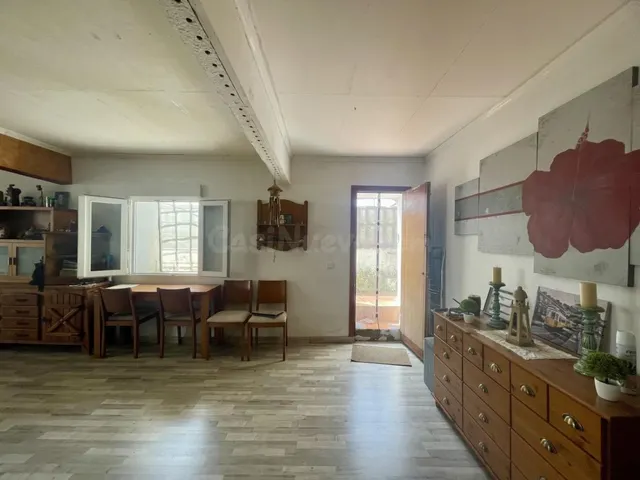 AMPLIO INMUEBLE REFORMADO CON DISTRIBUCIÓN RESIDENCIAL, SUJE - foto 3