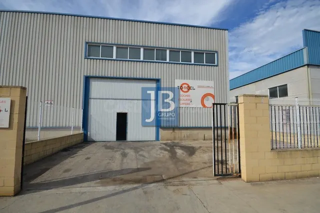 Nave industrial 400m² en alquiler - NOVETLE - foto 3