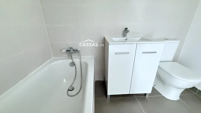 ALOVERA - Obra nueva. Ático con terraza de 7m2, 3 habitaciones, 2 baños, 2 plazas de garaje, Trastero y piscina. — 31