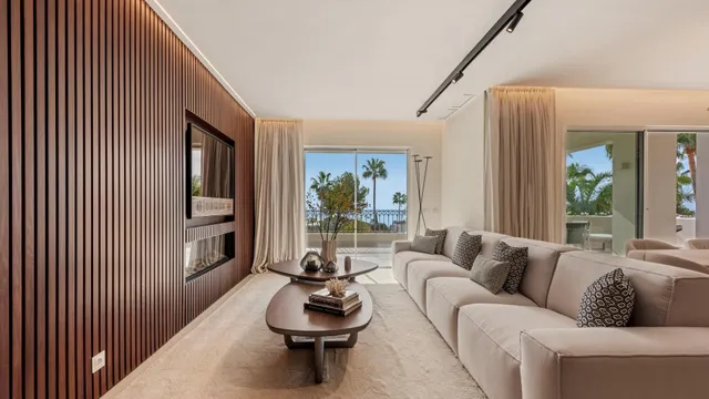 Apartamento de lujo reformado de 3 dormitorios y 2 baños con vistas al mar. Sierra Blanca — 2