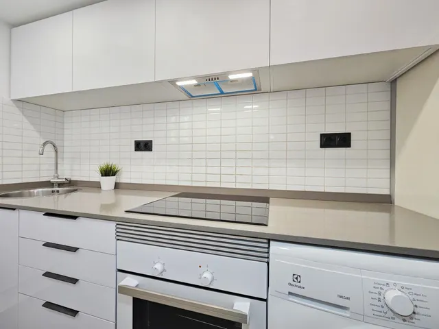 Atico con terraza privada en Calle de la Lluna (Ciutat Vella / El Raval) — 3