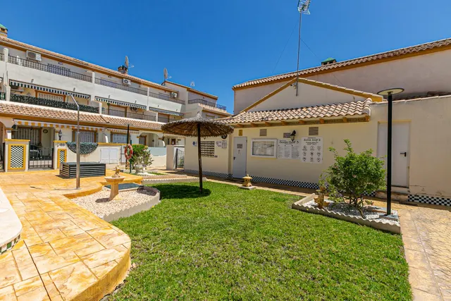 Casa 2 habitaciones 80m² en venta - La Zenia — 44