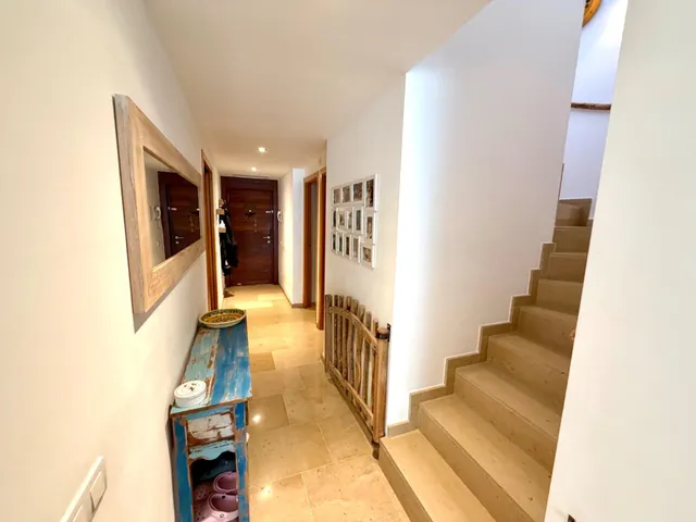 Ático Dúplex Exclusivo con 3 Terrazas, 2 Piscinas y Amplios Espacios — 6