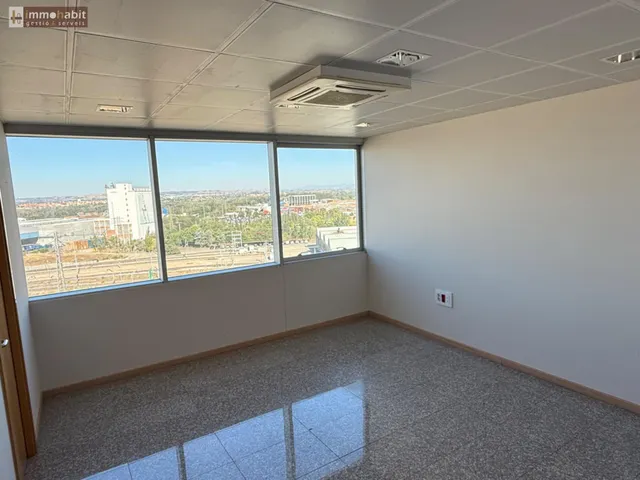 Oficina acabada en alquiler en Neoparc 1 Lleida — 21