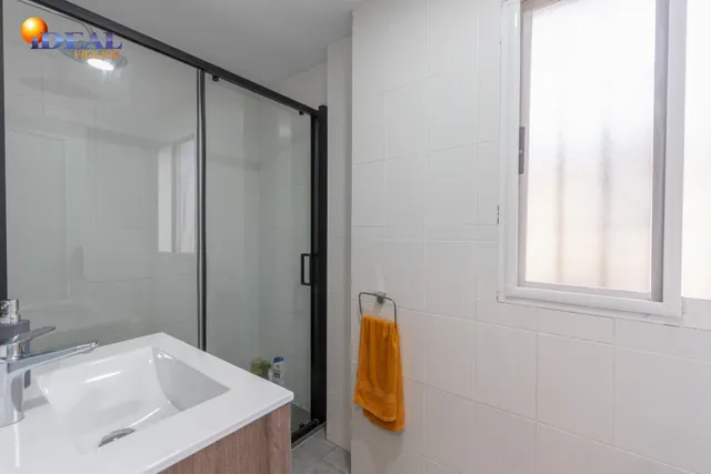 Casa independiente con piscina en La Zubia. — 31