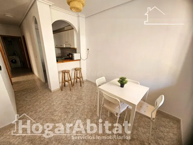¡OPORTUNIDAD! ADOSADO CON PISCINA Y GARAJE CERCA DE LA PLAYA - foto 5