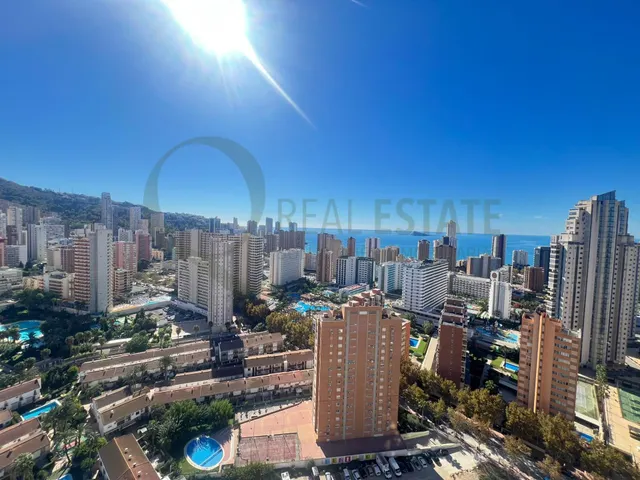 Espectacular piso en planta 27 con vistas panorámicas y ubicación privilegiada — 37