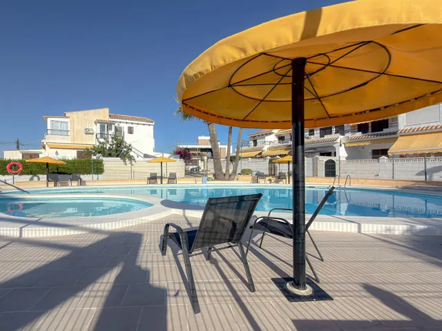 Torreblanca! Encantador bungalow reformado con 2 terrazas en urbanización exclusiva con 2 piscinas comunitarias — 3