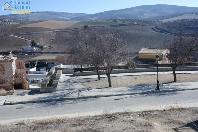 Inmejorable terreno con 2 frentes para la casa de tus sueños. — 4