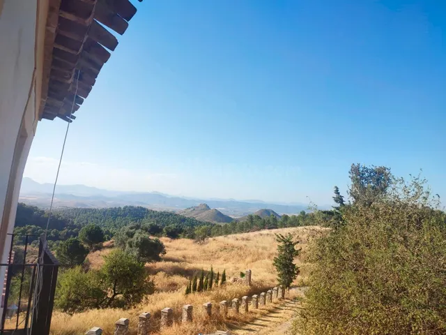 COMPLEJO FINCA RURAL DE 267 HECTÁREAS CON 6 VIVIENDAS Y PISC - foto 3