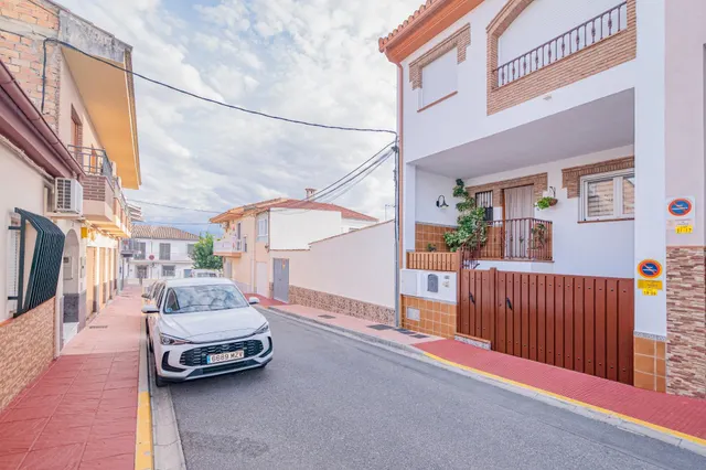 Magnífica Casa en Peligros (Granada) – Lista para Entrar a Vivir — 50
