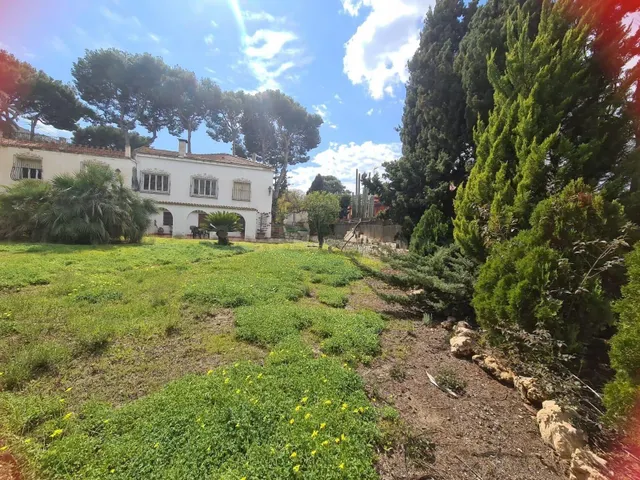 SE VENDE CHALET EN MUY BUENA ZONA CON PARCELA A 5 MINUTOS DE - foto 4