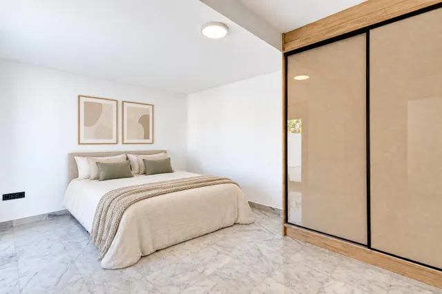 Villa independiente renovada, cerca a Mijas, con piscina privada y 5 dormitorios — 7