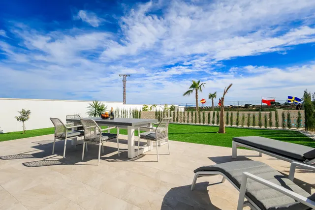 VILLAS DE OBRA NUEVA EN PILAR DE LA HORADADA EN EL CAMPO DE GOLF — 48