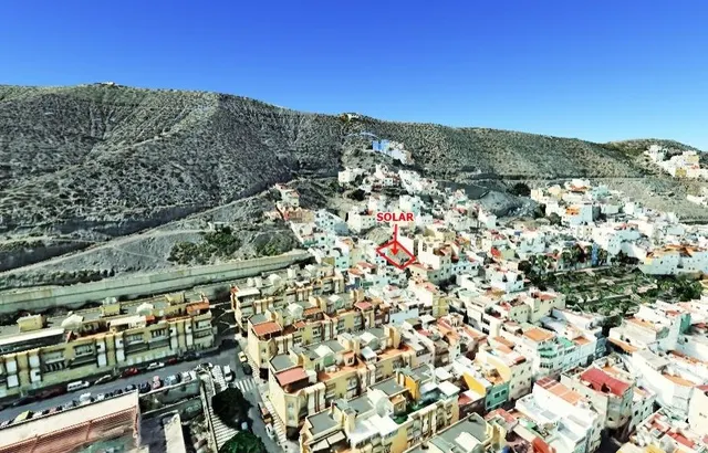 Solar urbano con vistas al mar – Zona alta del Paseo de San 