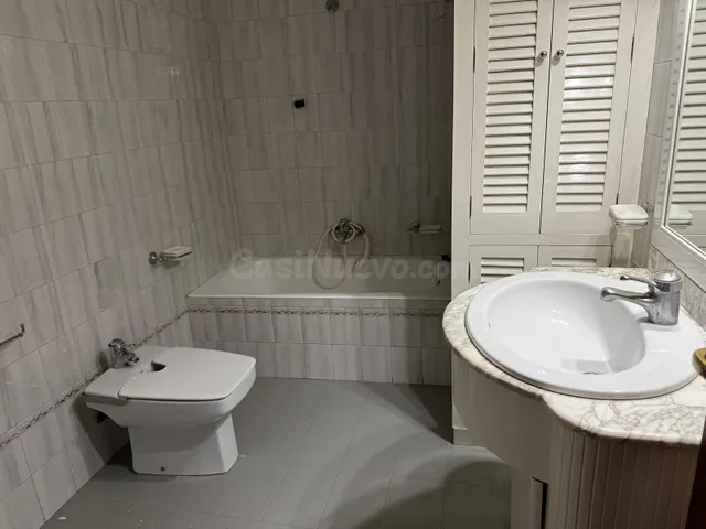 PISO CON CUATARO habitaciones Y DOS BAÑOS. - foto 3