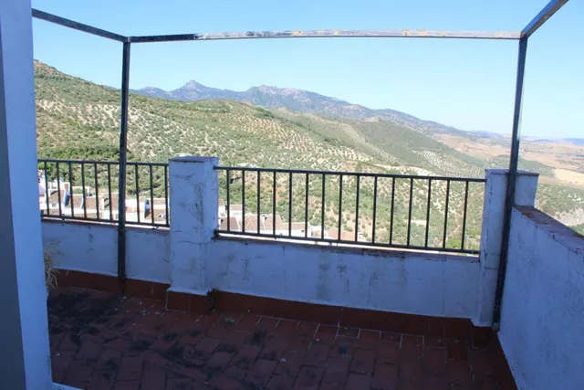 Venta de casa en Zahara de la Sierra — 10