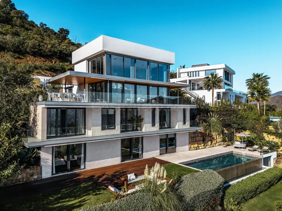 Chalet 6 habitaciones 640m² en venta - Ojen pueblo