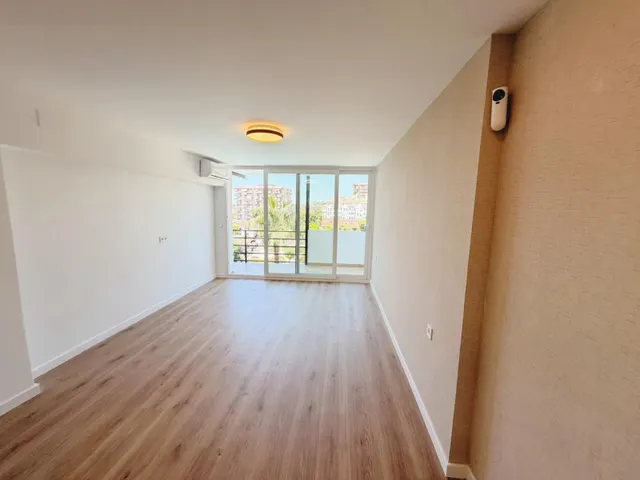 Piso en venta en Avenida de la Telefónica — 7