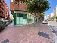 Amplio Local Comercial en el Corazón de Quemadero, Almería