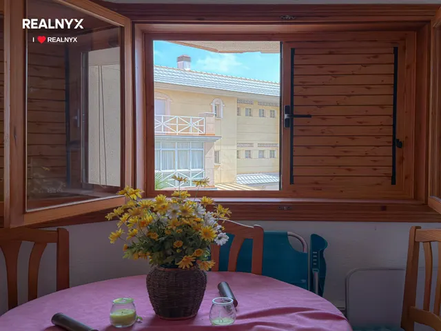 La Veleta! Acogedor apartamento exterior , con amplia terraza y vistas laterales al mar ubicación en urbanización exclusiva con piscina a 150 metros del mar — 11