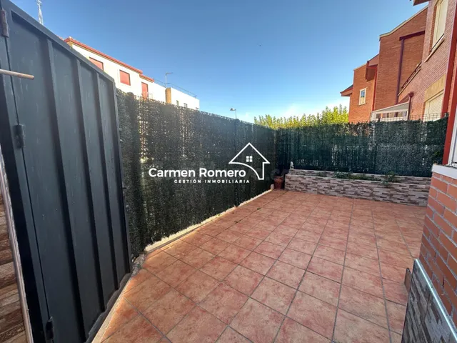 ADOSADO EN VENTA  EN VILLAMAYOR. URB. PIEDRA DORADA — 5