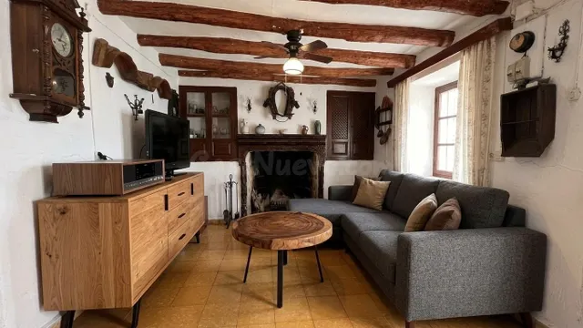 Casa de pueblo amueblada en calle peatonal céntrica — 2