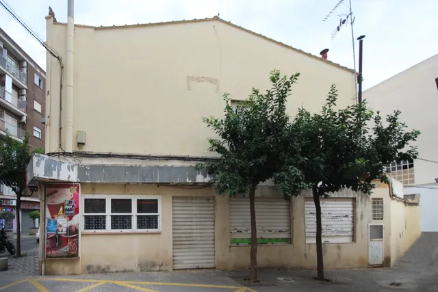 Bajo en esquina para convertir en vivienda o negocio en Alaquàs. con informe de arquitecto — 3