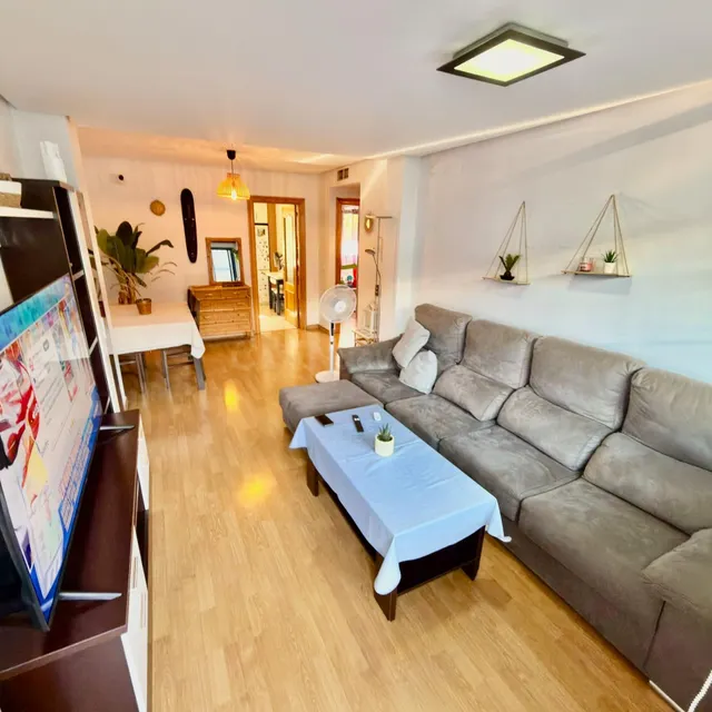 APARTAMENTO EN PLANTA BAJA CON 2 DORMITORIOS Y PISCINA EN LA - foto 2