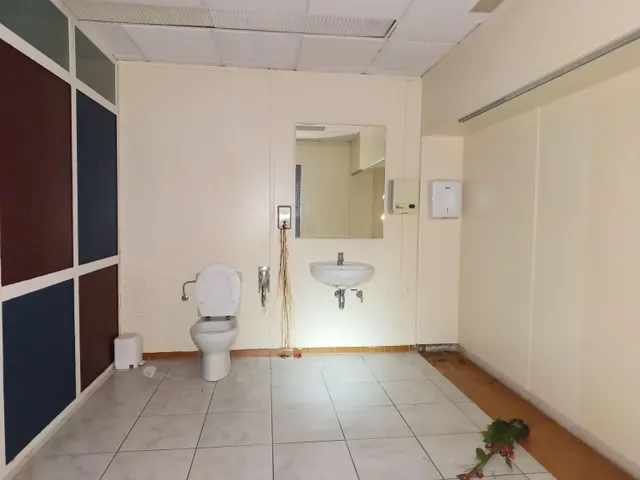 Gran local en planta baja — 5
