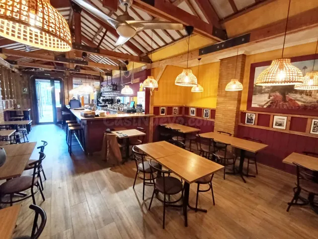 Taberna con encanto en traspaso en El Cabañal. Zona de alta  - foto 5