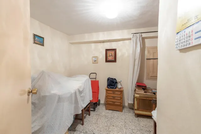 BONITA CASA PARA REFORMAR — 18