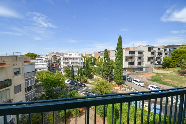 PISO LUMINOSO CON TERRAZA Y VISTAS DESPEJADAS EN SITGES — 15