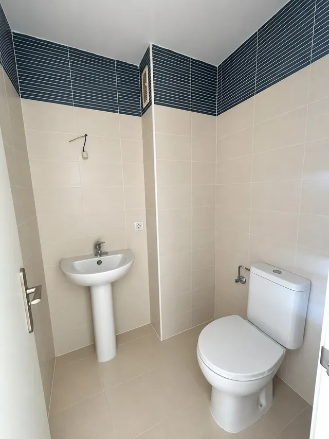 Piso VPO de 3 dormitorios con garaje y trastero en Écija — 8