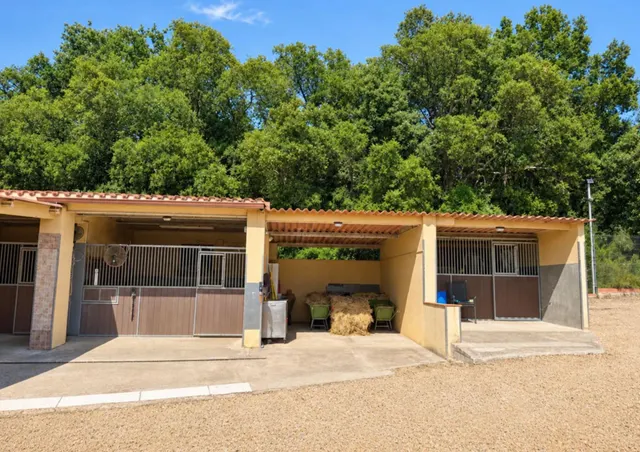 Exclusiva finca ecuestre rodeada de naturaleza, con máxima privacidad y espectaculares vistas a la montaña. — 41