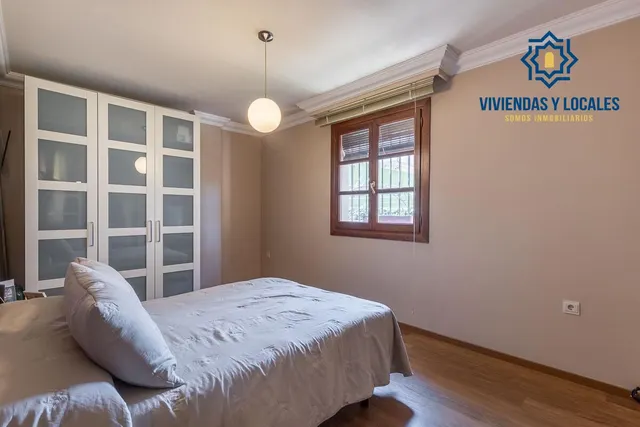 INCREÍBLE CHALET INDEPENDIENTE EN ZONA PRIVILEGIADA — 18