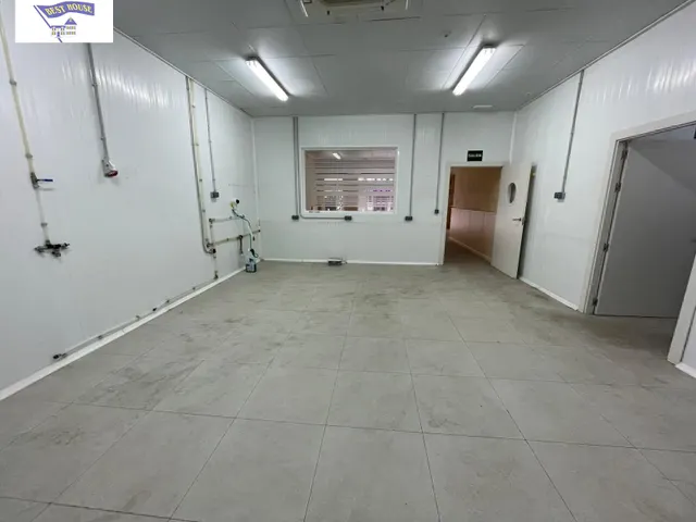 LOCAL EN LA ZONA MÁS COMERCIAL DE ALBACETE — 2