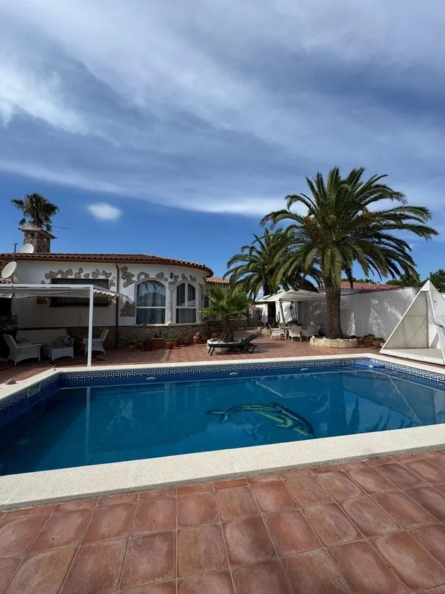 Chalet independiente con gran jardín y piscina en Mont-roig del Camp — 29