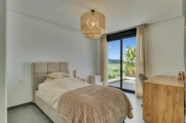 Villa aurena · arquitectura contemporanea, luz y calma mediterranea en javea — 32