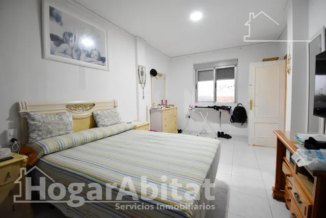 MUY AMPLIO CON 5 DORMITORIOS Y TERRAZA EN CENTRO — 19