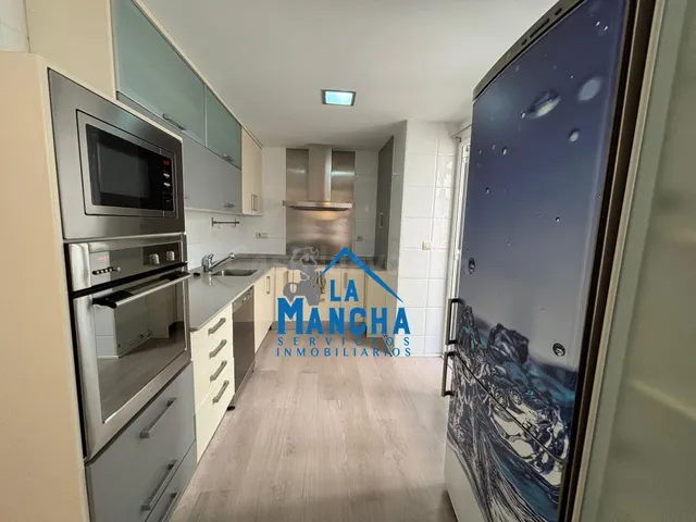 *350.000€ INMOBILIARIA LA MANCHA VENDE PISO EN EL CENTRO DE  - foto 3