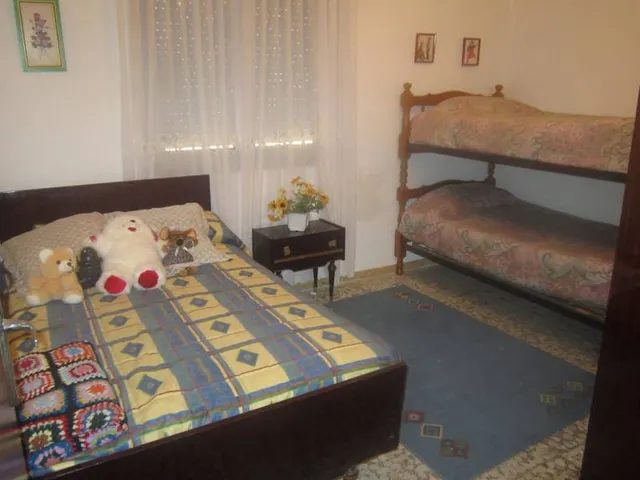 SE VENDE AMPLIA CASA EN GRAJAL DE LA RIBERA.7 HAB., SALÓN, COCINA, 2 BAÑOS, PARCELA 890 M2, COCHERA — 8