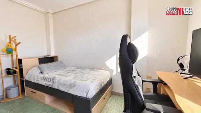 Vivienda de 3 dormitorios con balcón en Plaza Madrid, Elche (Alicante) — 6