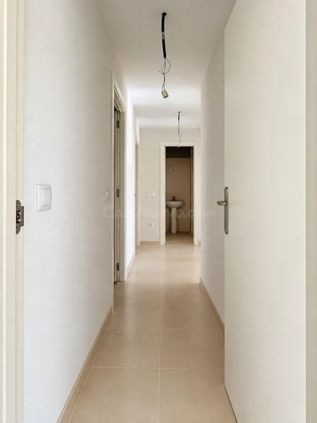 Piso VPO de 3 dormitorios con garaje y trastero en Écija - foto 5
