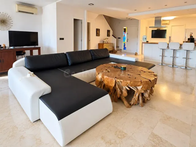 BUNGALOW CON BUHARDILLA EN PLAYA DE SAN JUAN — 3