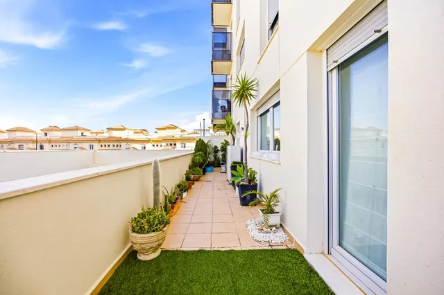 Piso de 3 dormitorios con terraza en La Casería — 8