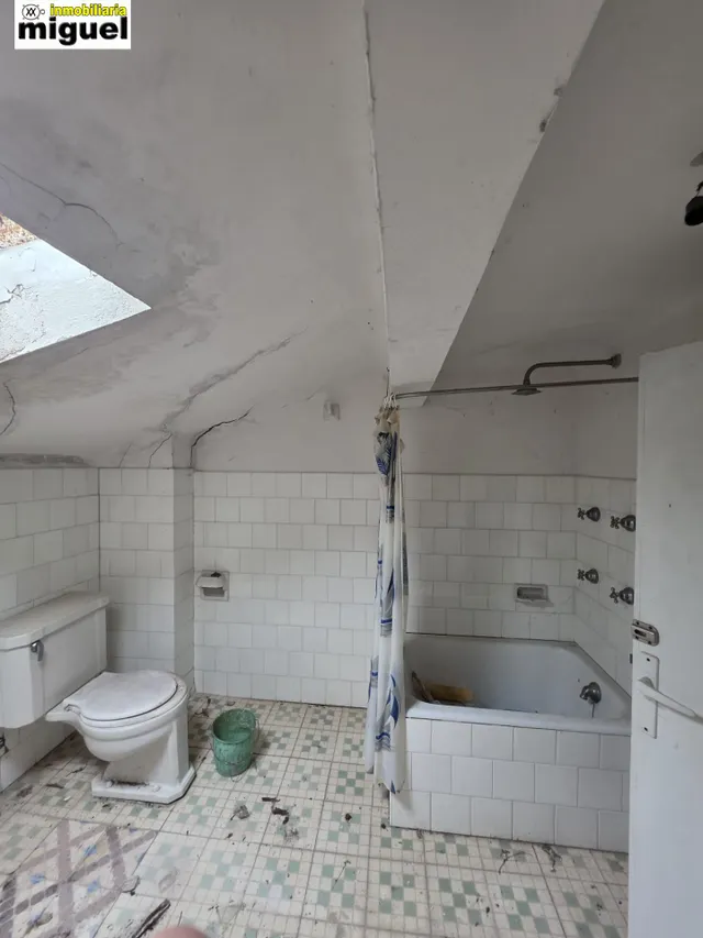 Se vende gran propiedad para rehabilitar en Abándames, Peñamellera Baja — 25